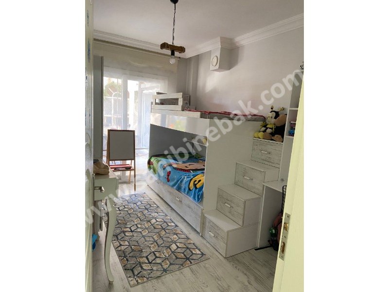 İzmir Çeşme Reisdere Mah. Kiralık Bahçeli 1.Kat 2+1 Daire 85 m2