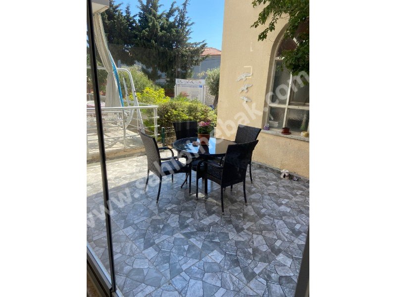 İzmir Çeşme Reisdere Mah. Kiralık Bahçeli 1.Kat 2+1 Daire 85 m2