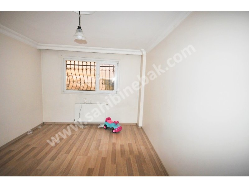 İstanbul Bahçelievler Siyavuşpaşa Mah. Satılık 2+1 Giriş Katı Daire 90 m2