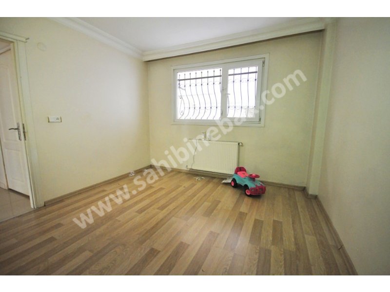 İstanbul Bahçelievler Siyavuşpaşa Mah. Satılık 2+1 Giriş Katı Daire 90 m2