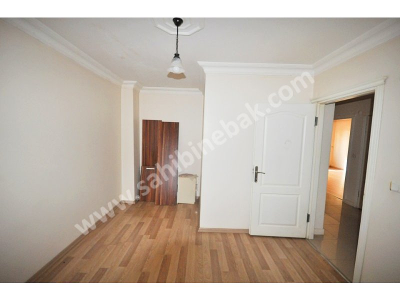 İstanbul Bahçelievler Siyavuşpaşa Mah. Satılık 2+1 Giriş Katı Daire 90 m2