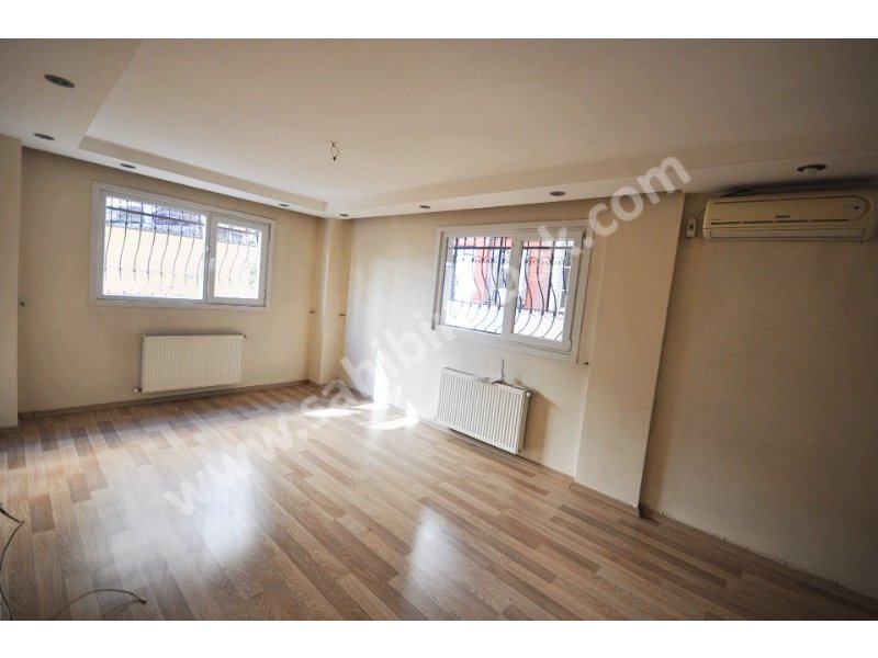 İstanbul Bahçelievler Siyavuşpaşa Mah. Satılık 2+1 Giriş Katı Daire 90 m2