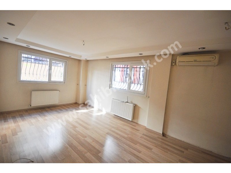 İstanbul Bahçelievler Siyavuşpaşa Mah. Satılık 2+1 Giriş Katı Daire 90 m2