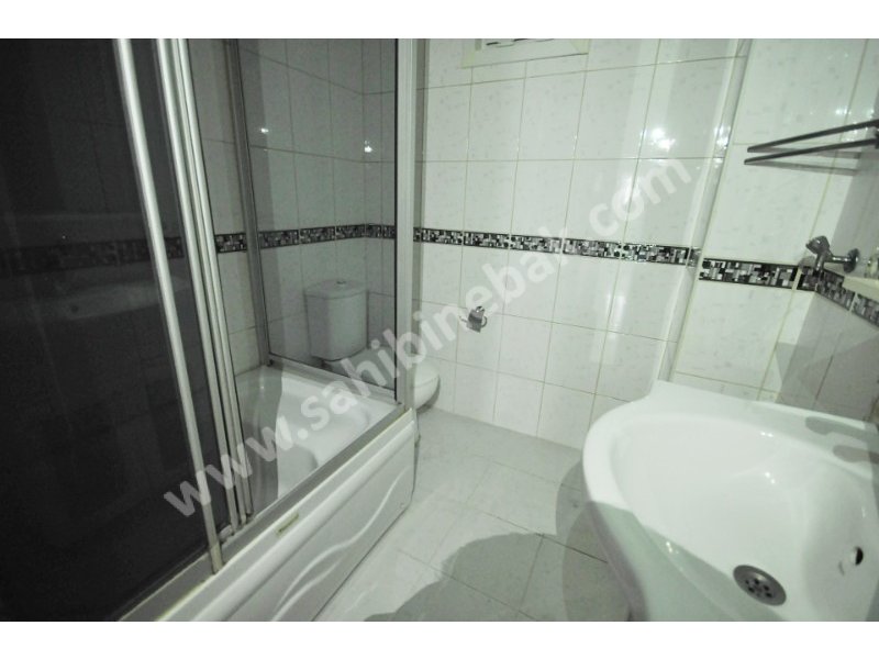 İstanbul Bahçelievler Siyavuşpaşa Mah. Satılık 2+1 Giriş Katı Daire 90 m2