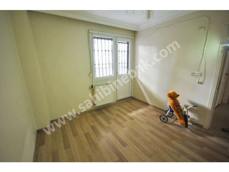 İstanbul Bahçelievler Siyavuşpaşa Mah. Satılık 2+1 Giriş Katı Daire 90 m2