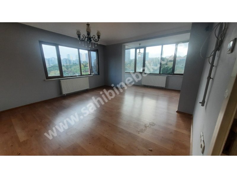 İstanbul Sultangazi Yunus Emre Mah. Kiralık 5+2 Çatı Katı Dubleks Daire 180 m2