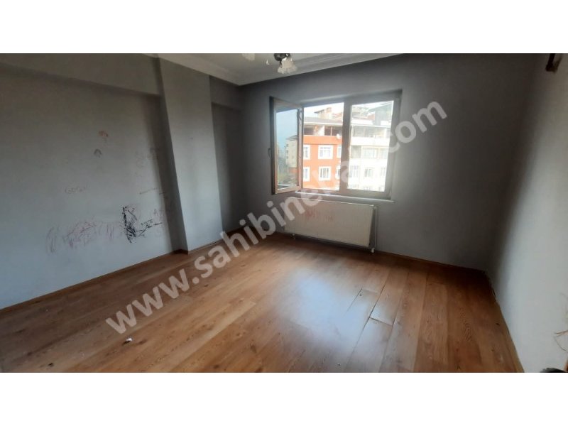 İstanbul Sultangazi Yunus Emre Mah. Kiralık 5+2 Çatı Katı Dubleks Daire 180 m2
