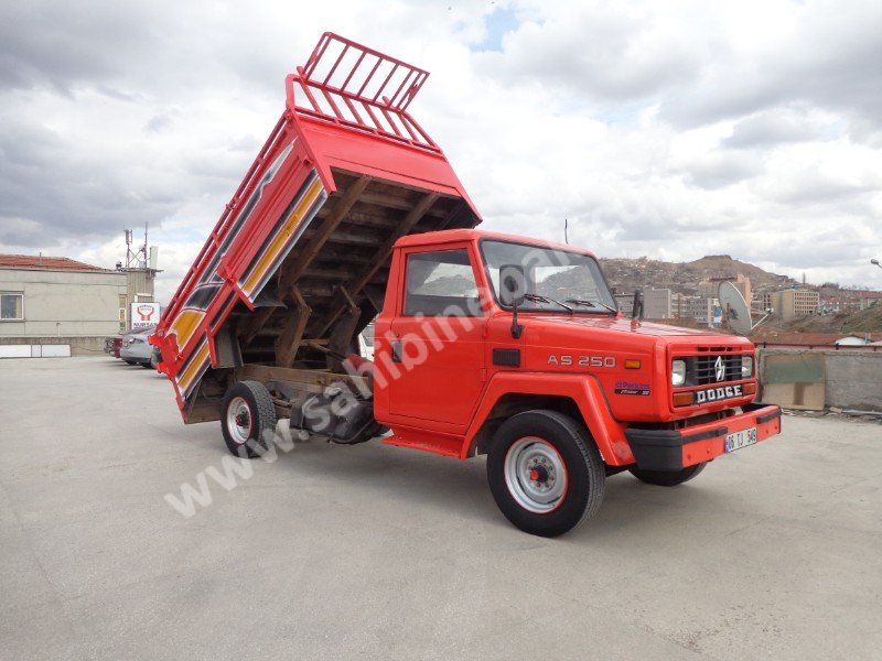 ANKARADA DAMPERLİ 2000 MODEL PERKİNS MOTOR FUL ORJİNAL DOÇ