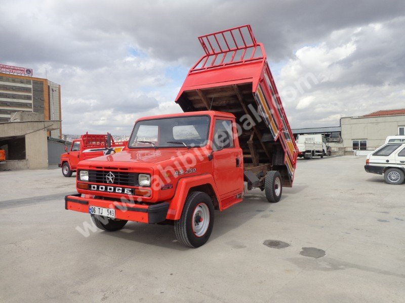ANKARADA DAMPERLİ 2000 MODEL PERKİNS MOTOR FUL ORJİNAL DOÇ