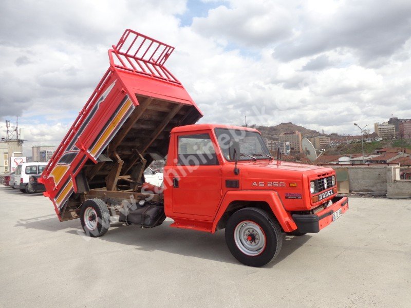 ANKARADA DAMPERLİ 2000 MODEL PERKİNS MOTOR FUL ORJİNAL DOÇ