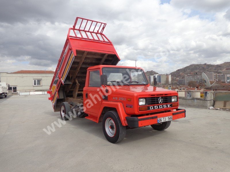 ANKARADA DAMPERLİ 2000 MODEL PERKİNS MOTOR FUL ORJİNAL DOÇ