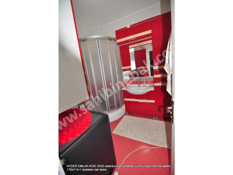 Bahçelievler Cumhuriyet Mah. 170 m2 Satılık 2. Kat 4+1 Daire