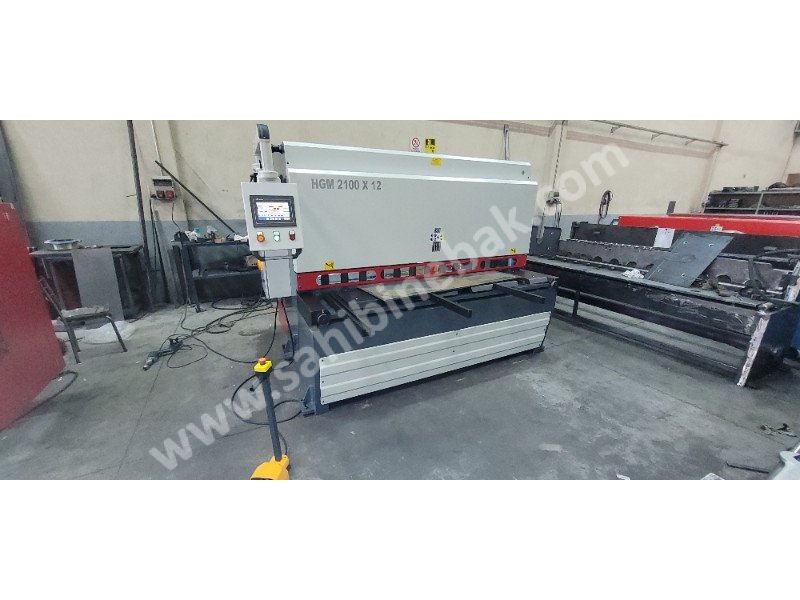 PRO 2100 x 12mm Hidrolik Açılı Ayarlı Cnc UMS Giyotin Makas
