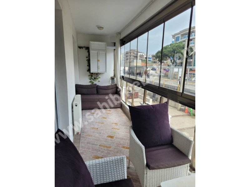 İzmir Karşıyaka Yalı Mahallesinde Satılık 2. Kat 3+1 Lüks Daire