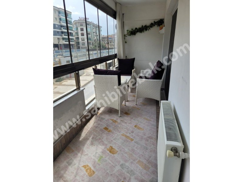 İzmir Karşıyaka Yalı Mahallesinde Satılık 2. Kat 3+1 Lüks Daire