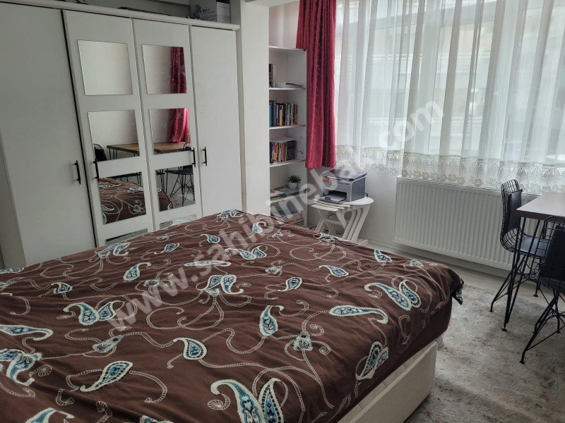 İzmir Karşıyaka Yalı Mahallesinde Satılık 2. Kat 3+1 Lüks Daire