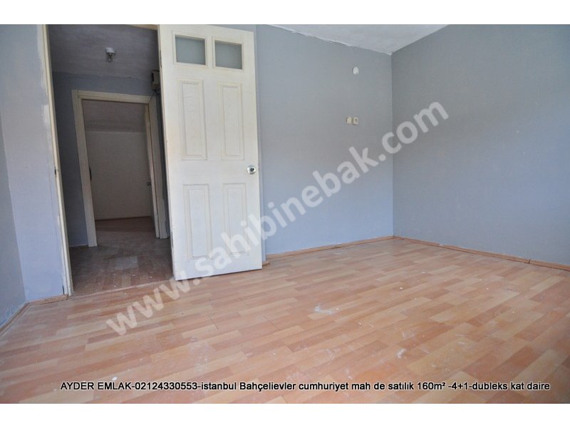 Bahçelievler Cumhuriyet Mah. Satılık 4. Kat 4+1 Dubleks Daire