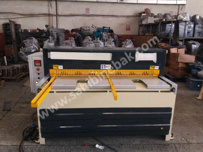 LRGM 1550 x 5mm Rediktörlü Giyotin Makas - Guillotine Machines