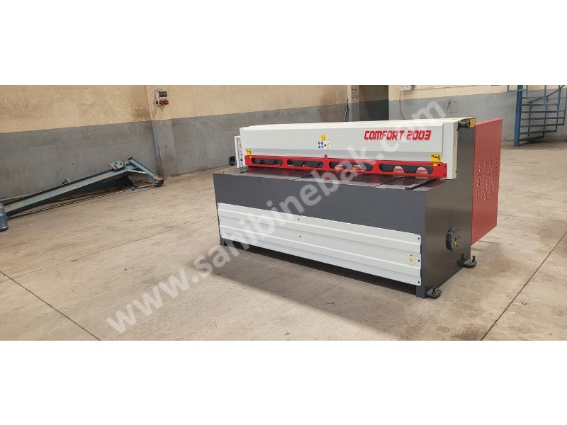 LRGM 2050 x 6mm Rediktörlü LİNDA Machine Marka Giyotin Makas