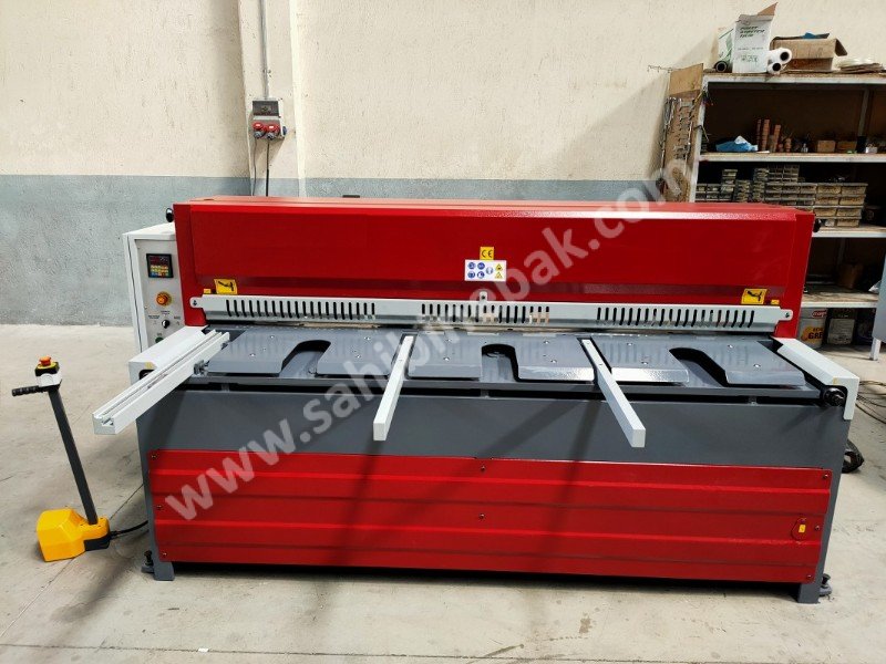 LRGM 2050 x 6mm Rediktörlü Nc Kontrollü 750mm LİNDA Machine Marka Giyotin Makas