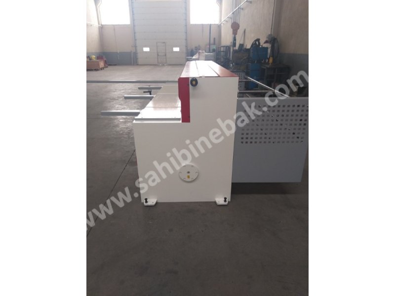 LRGM 2550 x 3mm Rediktörlü LİNDA Machine Marka Giyotin Makas