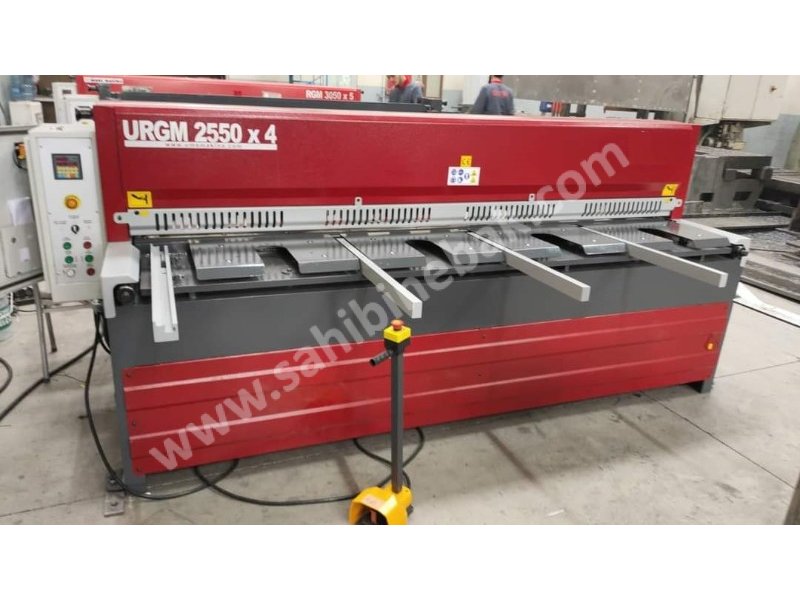 LRGM 2550 x 4mm  Rediktörlü Giyotin Makas LİNDA MACHİNE - Guillotine Machines