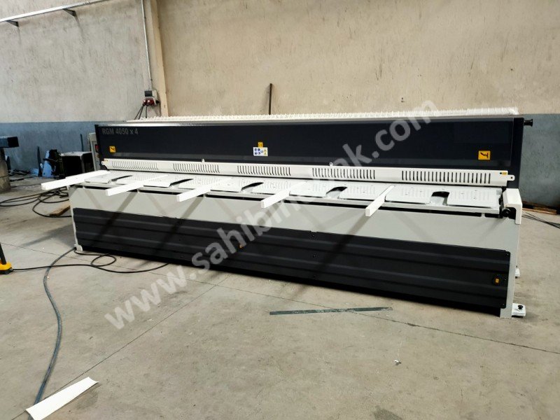 LRGM 4050 x 4mm Rediktörlü Nc Kontrollü 750mm LİNDA Machine Marka Giyotin Makas