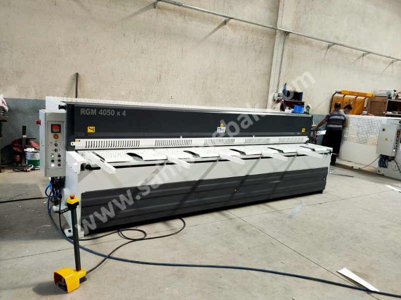 LRGM 4050 x 4mm Rediktörlü Nc Kontrollü 750mm LİNDA Machine Marka Giyotin Makas