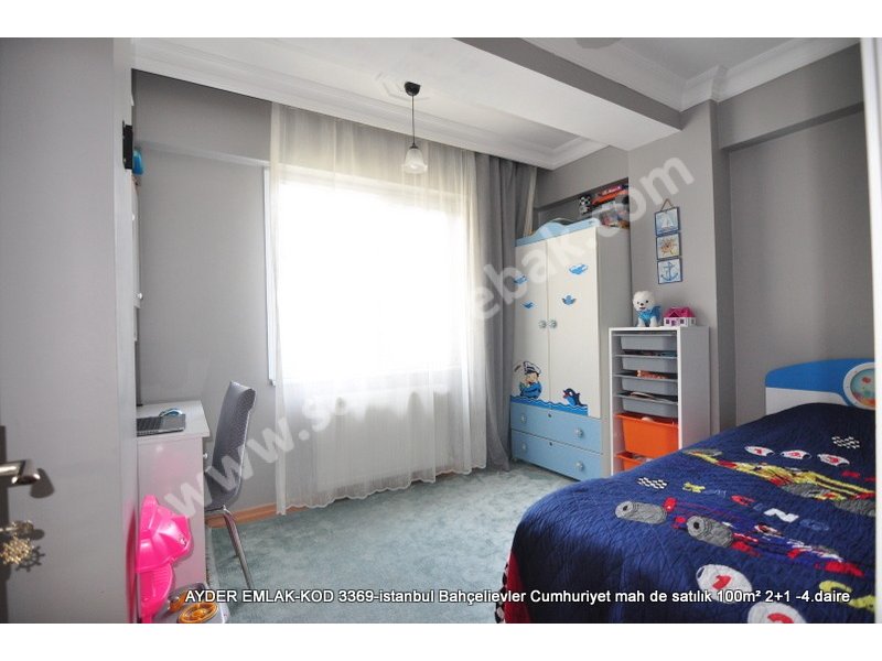 Bahçelievler Cumhuriyet Mah. Satılık 4. Kat 2+1 Daire