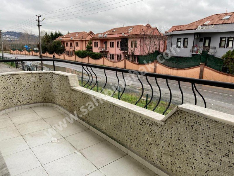 Serdivan İstiklal Mah. Satılık 4+1 Bahçe Katı Dubleks Daire