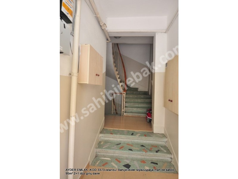 Bahçelievler Siyavuşpaşa Mah. Satılık 2+1 Giriş Katı 95 m2 Daire