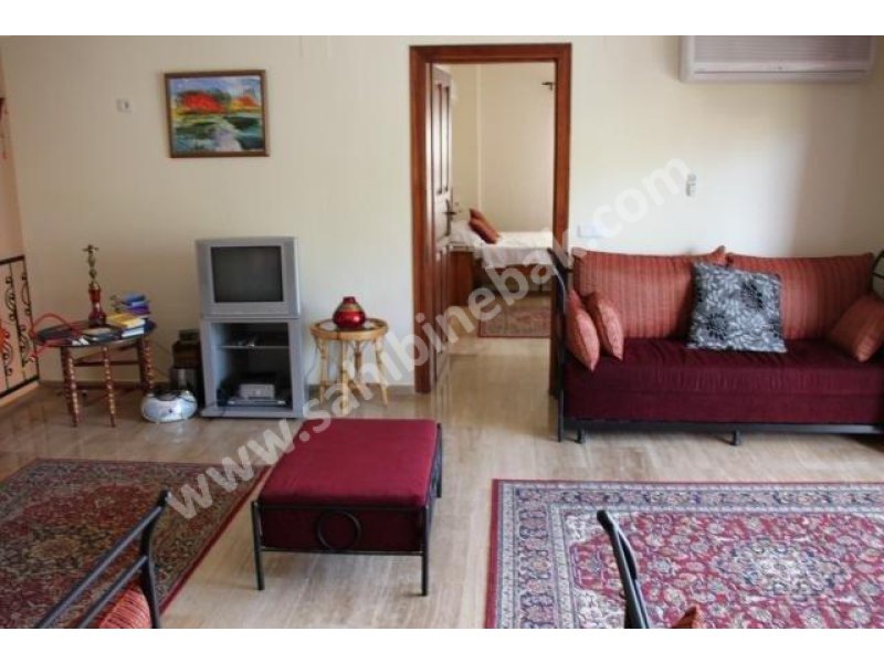 İzmir Çeşme’de Havuzlu Haftalık Kiralık Lüks Villa