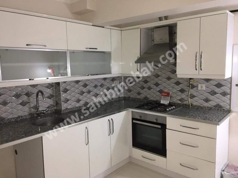 İzmir Konak Mithatpaşa Mah. 125 m2 Kiralık 1. Kat 3+1 Daire