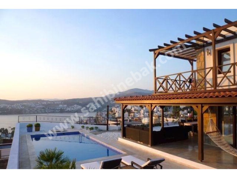 Muğla Bodrum Yalıkavak'ta Kiralık 250 m2 Müstakil Havuzlu Villa