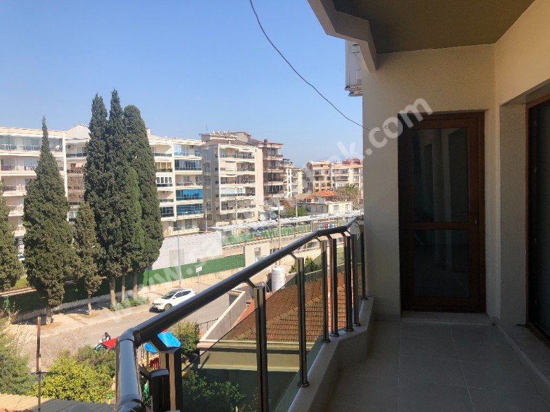 İZMİR KARŞIYAKA YALI MAH. SATILIK 3+1 LÜX KÖŞE 165 M2 DAİRE