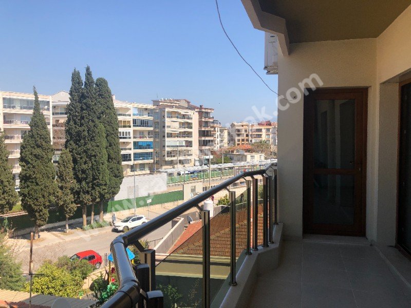 İZMİR KARŞIYAKA YALI MAH. SATILIK 3+1 LÜX KÖŞE DAİRE