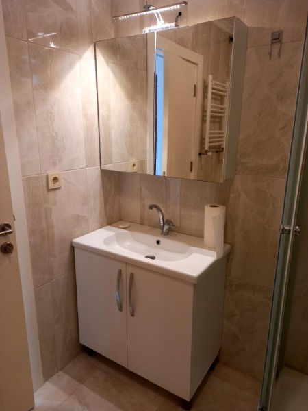 MALTEPE ZÜMRÜTEVLERDE SATILIK 2+1 KOMBİLİ 70 m2 YÜKSEK GİRİŞ DAİRE