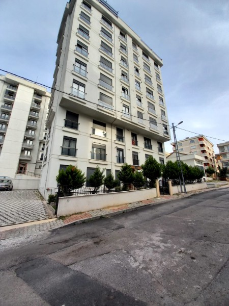 MALTEPE ZÜMRÜTEVLERDE SATILIK 2+1 KOMBİLİ 70 m2 YÜKSEK GİRİŞ DAİRE