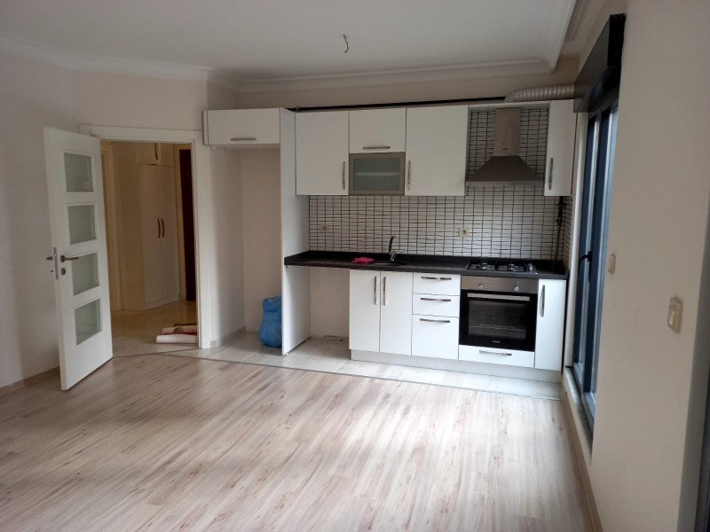 MALTEPE ZÜMRÜTEVLERDE SATILIK 2+1 KOMBİLİ 70 m2 YÜKSEK GİRİŞ DAİRE