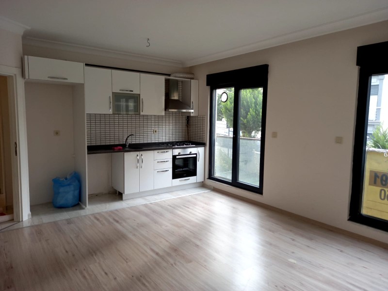 MALTEPE ZÜMRÜTEVLERDE SATILIK 2+1 KOMBİLİ 70 m2 YÜKSEK GİRİŞ DAİRE