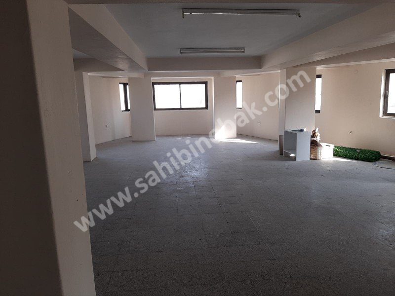 FUAR CUMHURİYET KAPISI KARŞISI AKINCILAR CADDESİNDE 220M2 OFİS