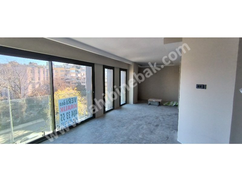 Alsancak Cumhuriyet Bulvarı Üzerinde Sıfır Binada Kiralık Daire