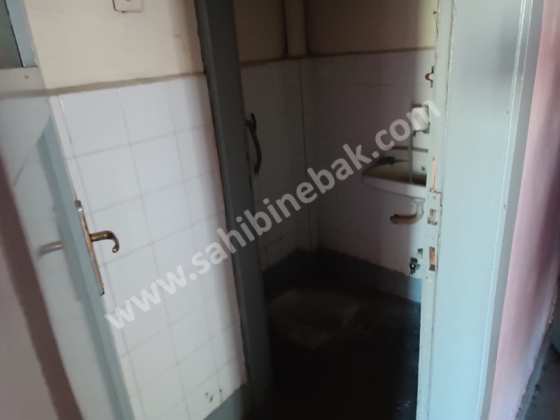 AKSARAY BÜYÜK BÖLÇEK KIPRIS SOKAK SATILIK 2 KAT 3+1 DAİRE