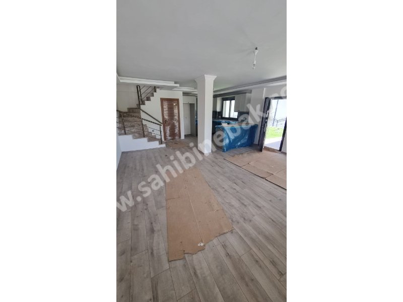 Seferihisar Ürkmez De Satılık 3+1 Sıfır Geniş Bahçeli Villa