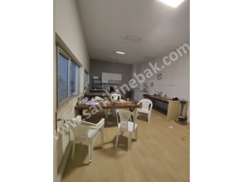 MERMERCİLER SANAYİ SİTESİN'DE KİRALIK 750 M2 FABRİKA