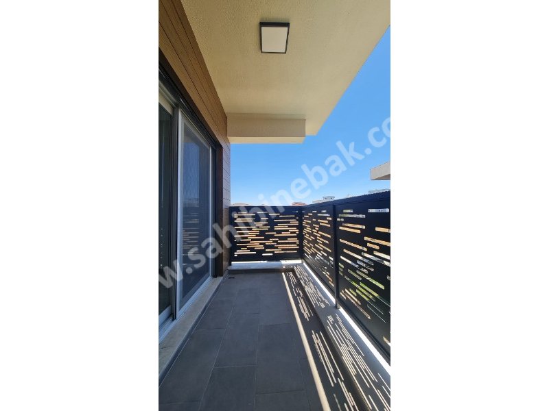 Seferihisa Camikebirde Müstakil Bahçesi Satılık 5+2 Hauzlu Villa