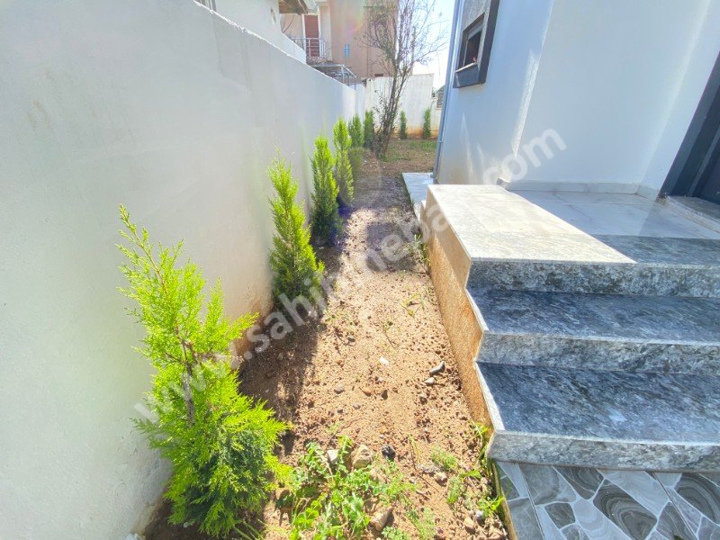 Doğanbey De Mustakil Geniş Bahçeli Kapalı Otopark Satılık 3+1 Villa