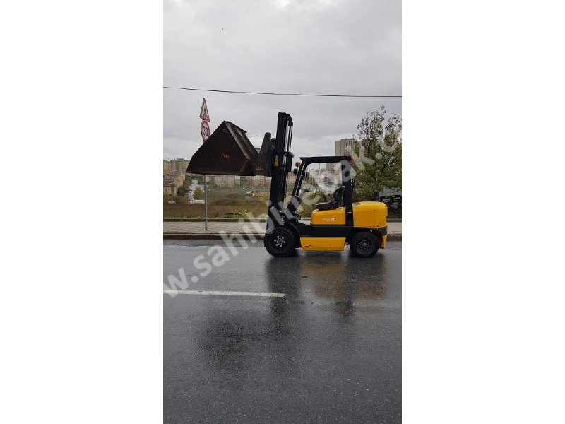 İKİTELLİ KİRALIK 5 TON FORKLİFT DİZEL AKÜLÜ FORKLİFTLER