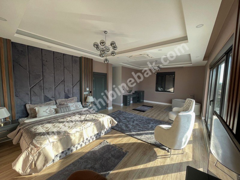 ANTALYA DÖŞEMEALTINDA SATILIK 540 M2  6+1  HAVUZLU MALİKANE