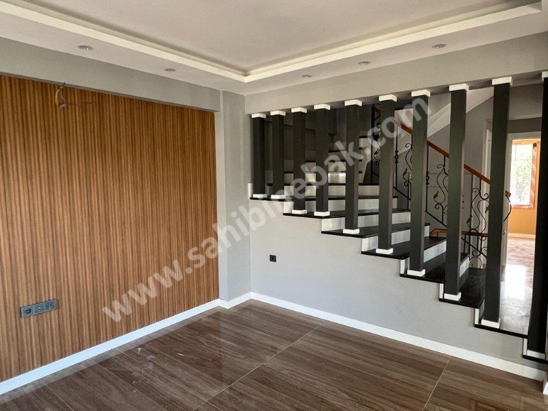 AYDIN EFELER UMURLUDA SATILIK 300 M2 SATILIK 5+1 VİLLA